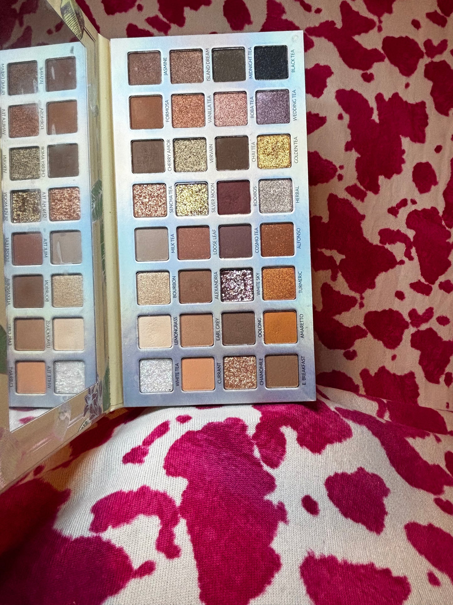 Amorus "Tea time fantasy" eyeshadow palette