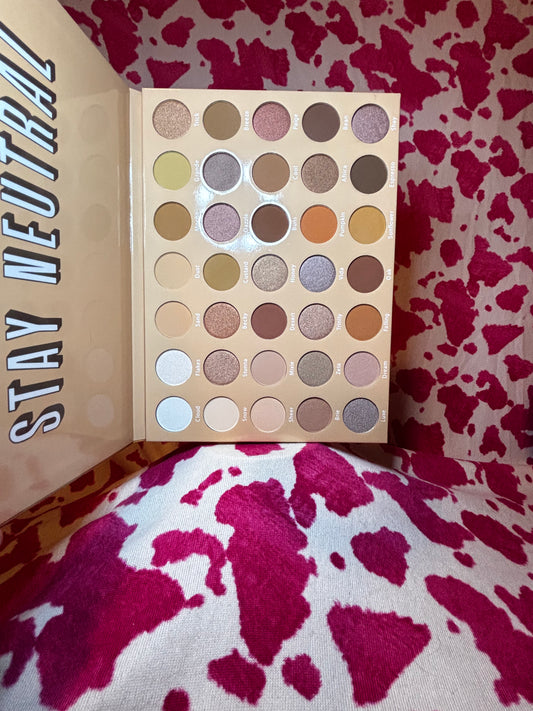 Lurella "Stay Neutral" eyeshadow palette